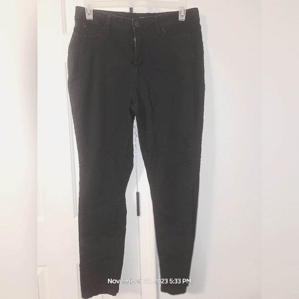 Women's Fashion Nova jeans in black